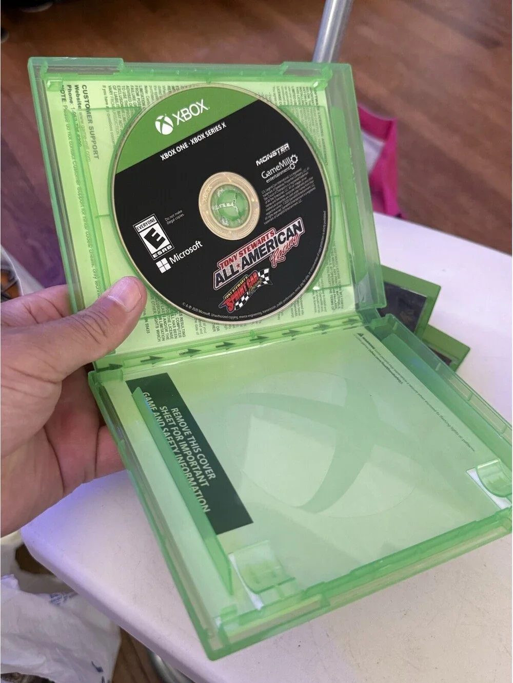 Mega Man 11 , Gears Of war , Mortal Kombat , Tony Stewart’s , Lot Of 4 Xbox One